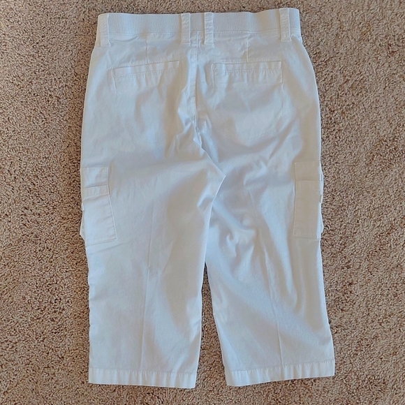 LEE relaxed fit mid rise capri pants NWOT - Picture 3 of 9